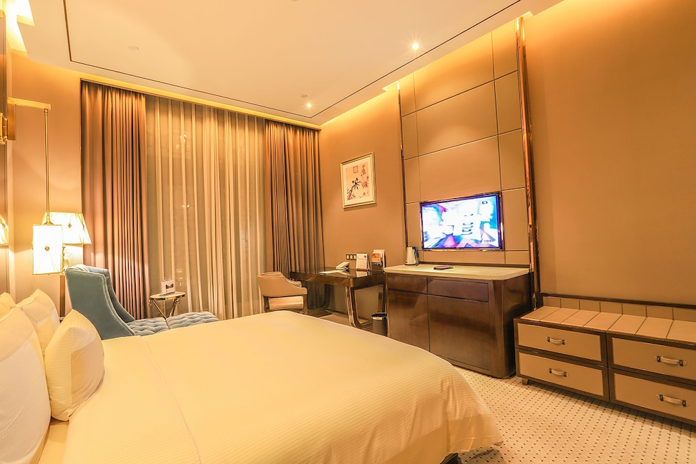 Royal Garden Hotel Shanghai 10/50