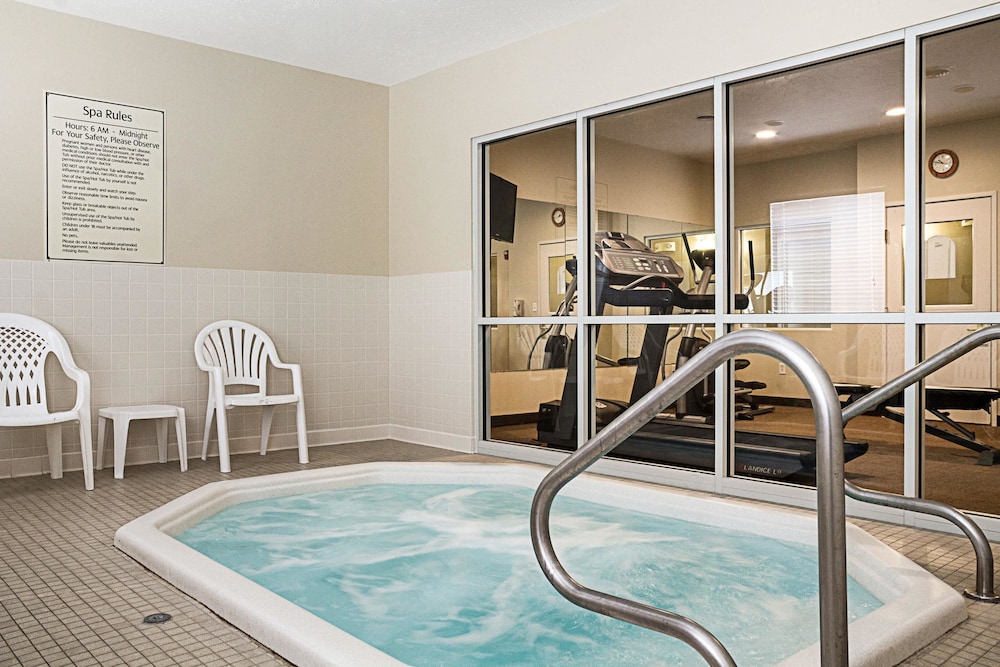 MainStay Suites Fargo - I-94 Medical Center 22/41