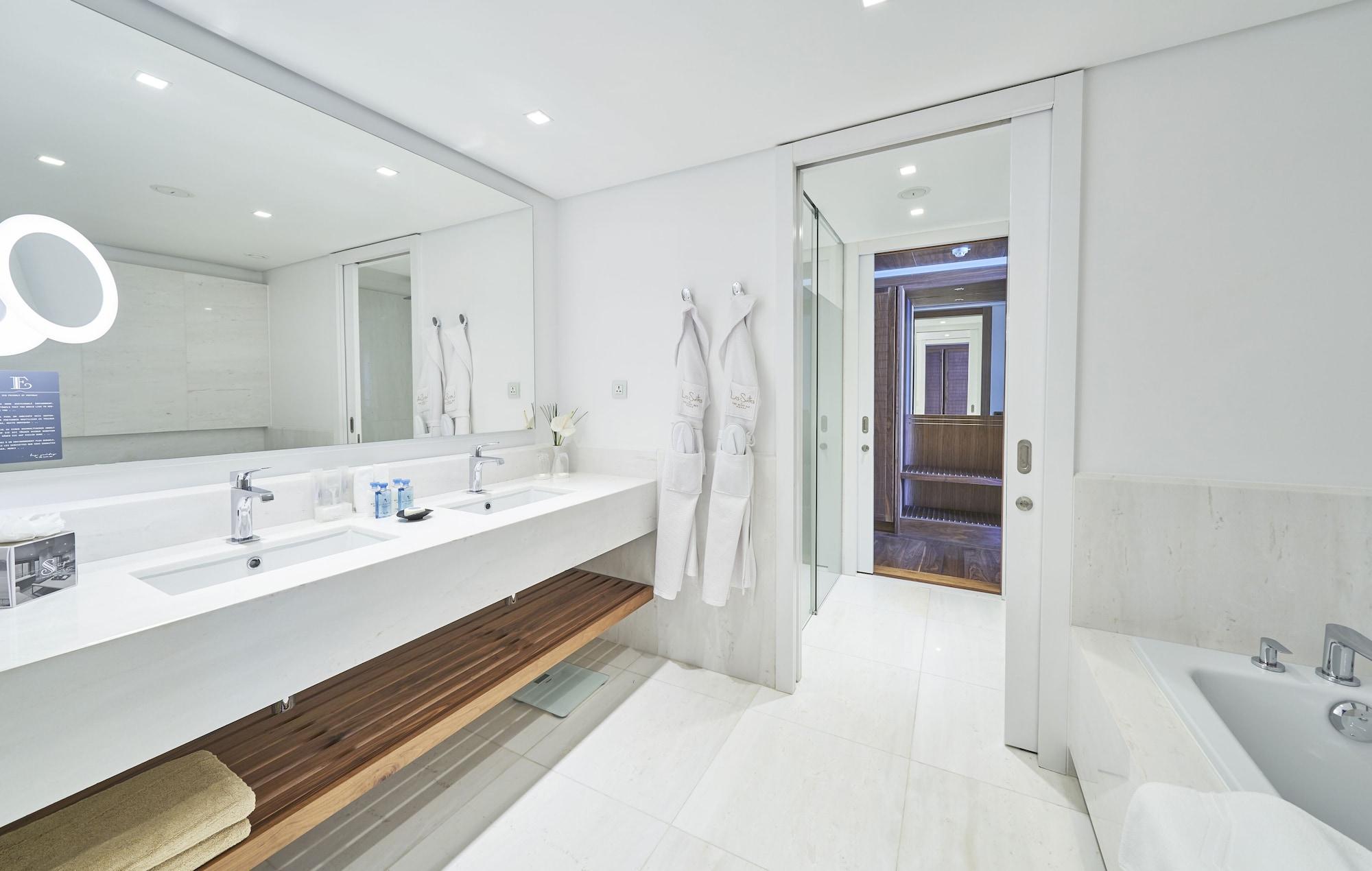 Suite, Sea View, Ground Floor