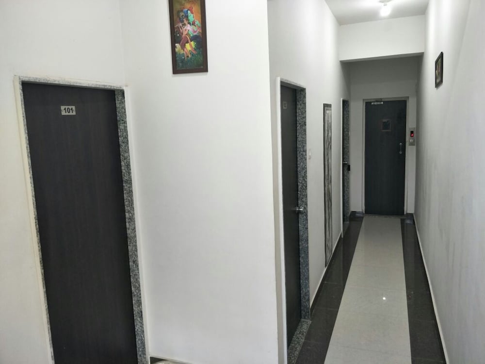Hotel Gayatri By Sky Stays 15/22