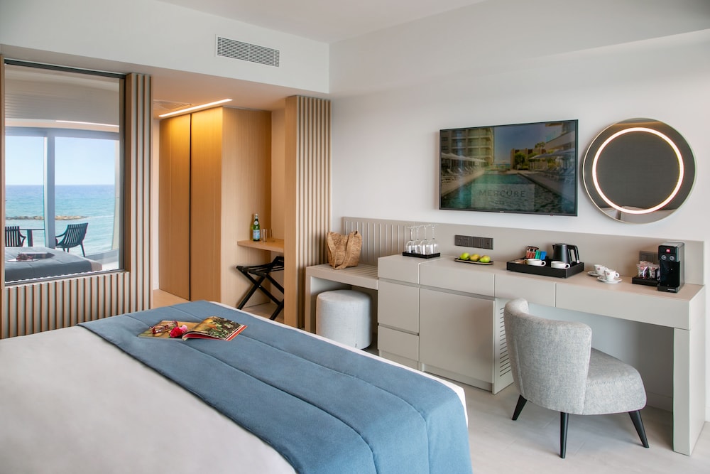Mercure Larnaca Beach Resort 13/39