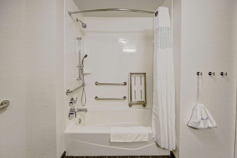 Hampton Inn And Suites Memphis Germantown 16/64