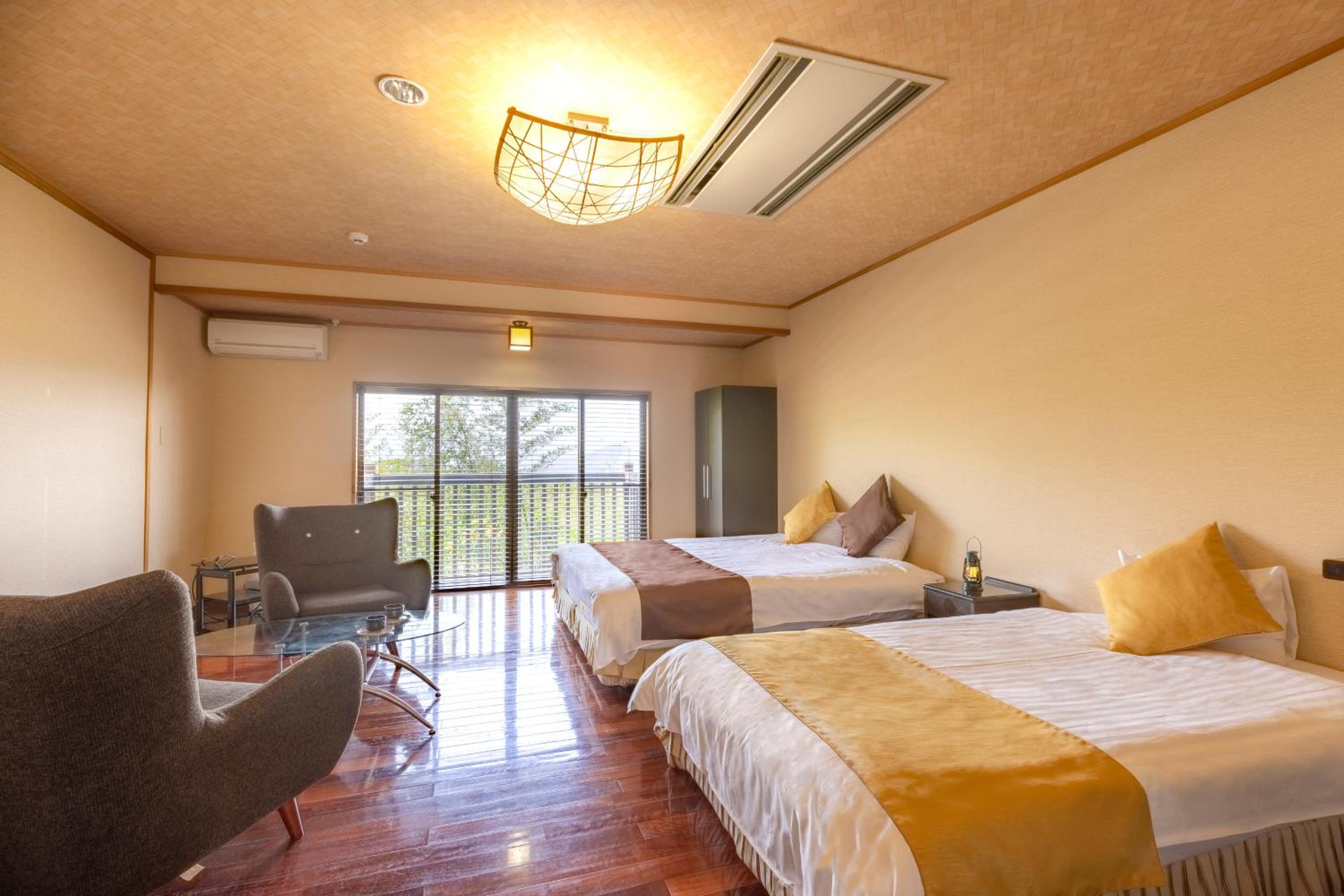 Room, Twin Beds, External Bathroom