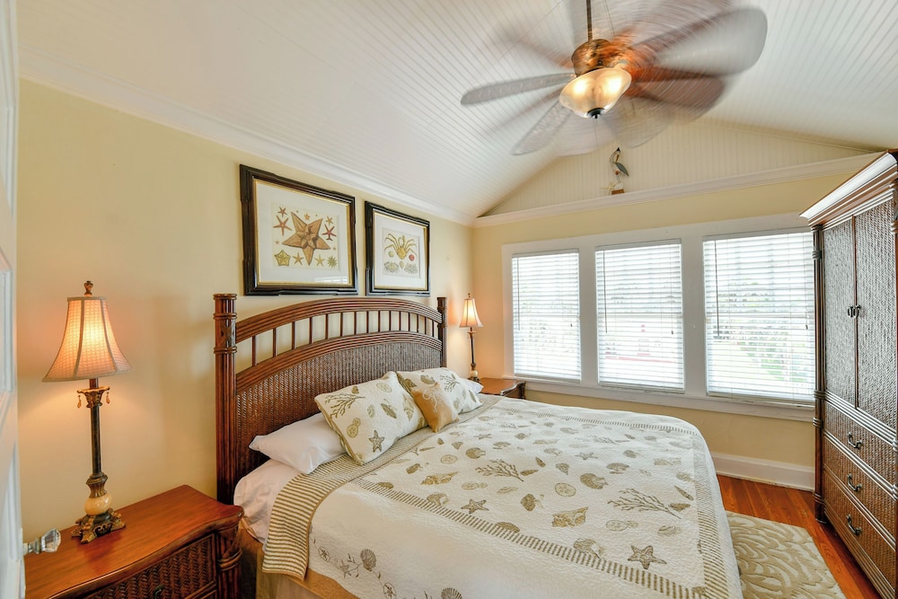 4 Bedrooms, Lodge, 3 King Beds, Queen Bed, 4 Bathrooms, Sofa, Pool Access