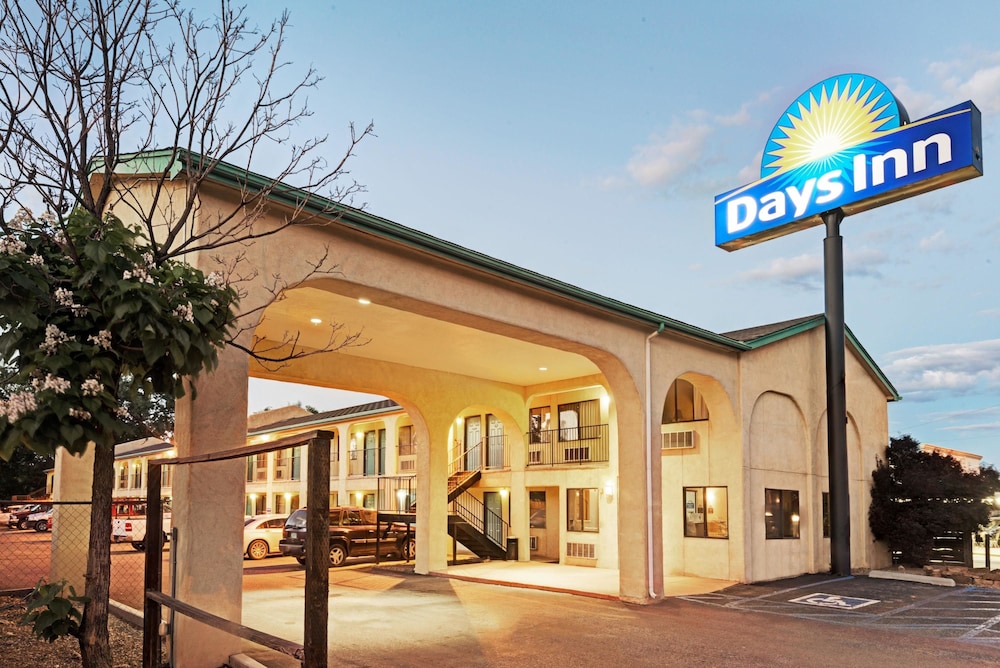 Days Inn by Wyndham Espanola 3/23