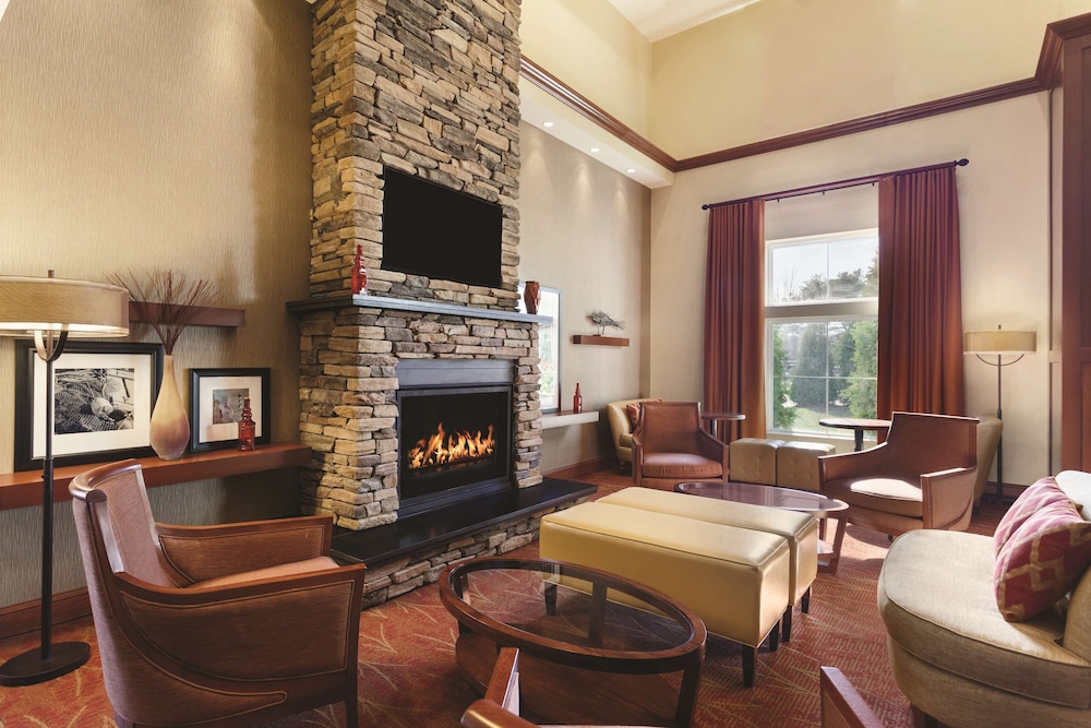 Hampton Inn and Suites Mystic 34/56