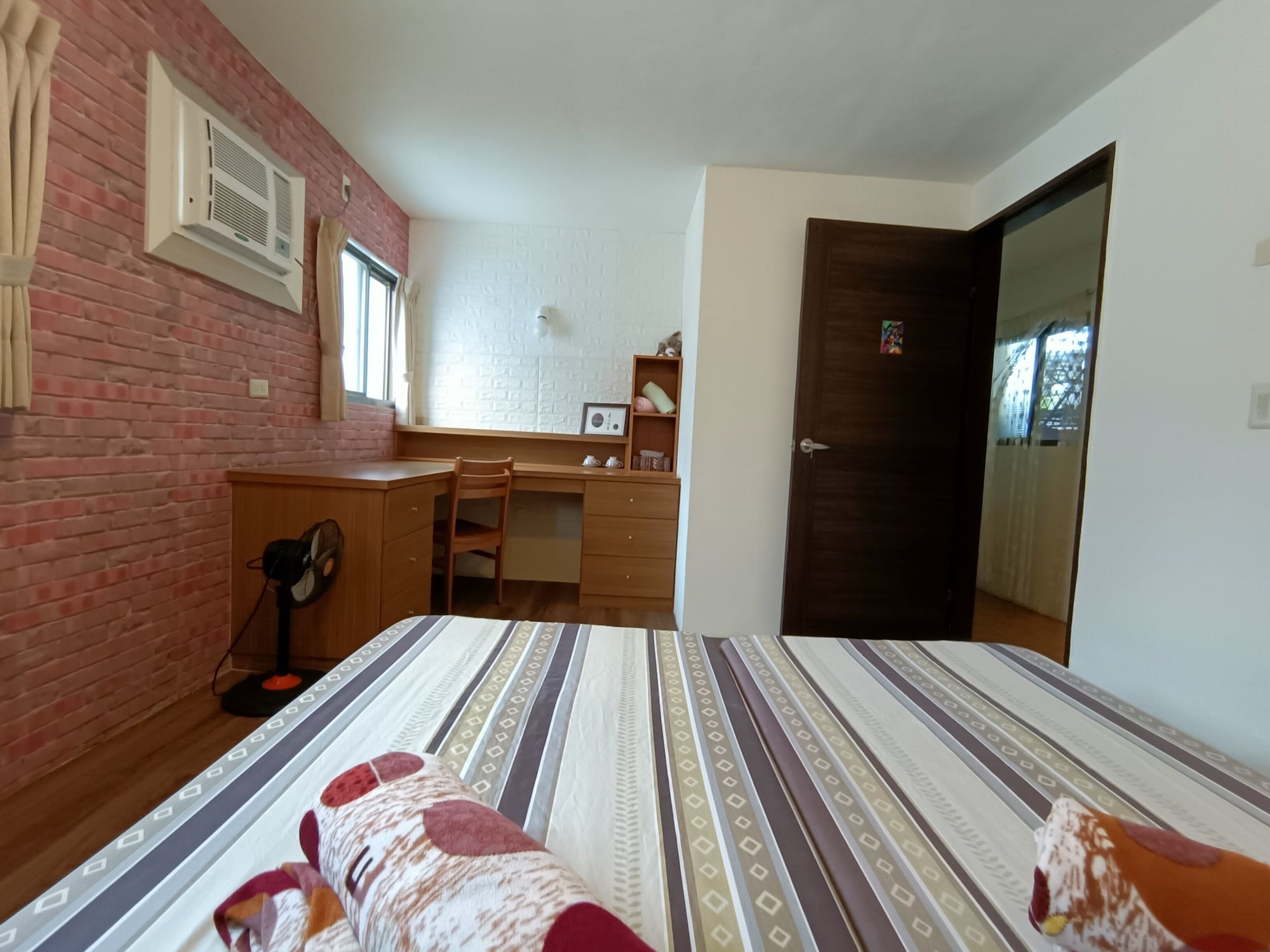 BASIC, DOUBLE BED, SHARED BATHROOM