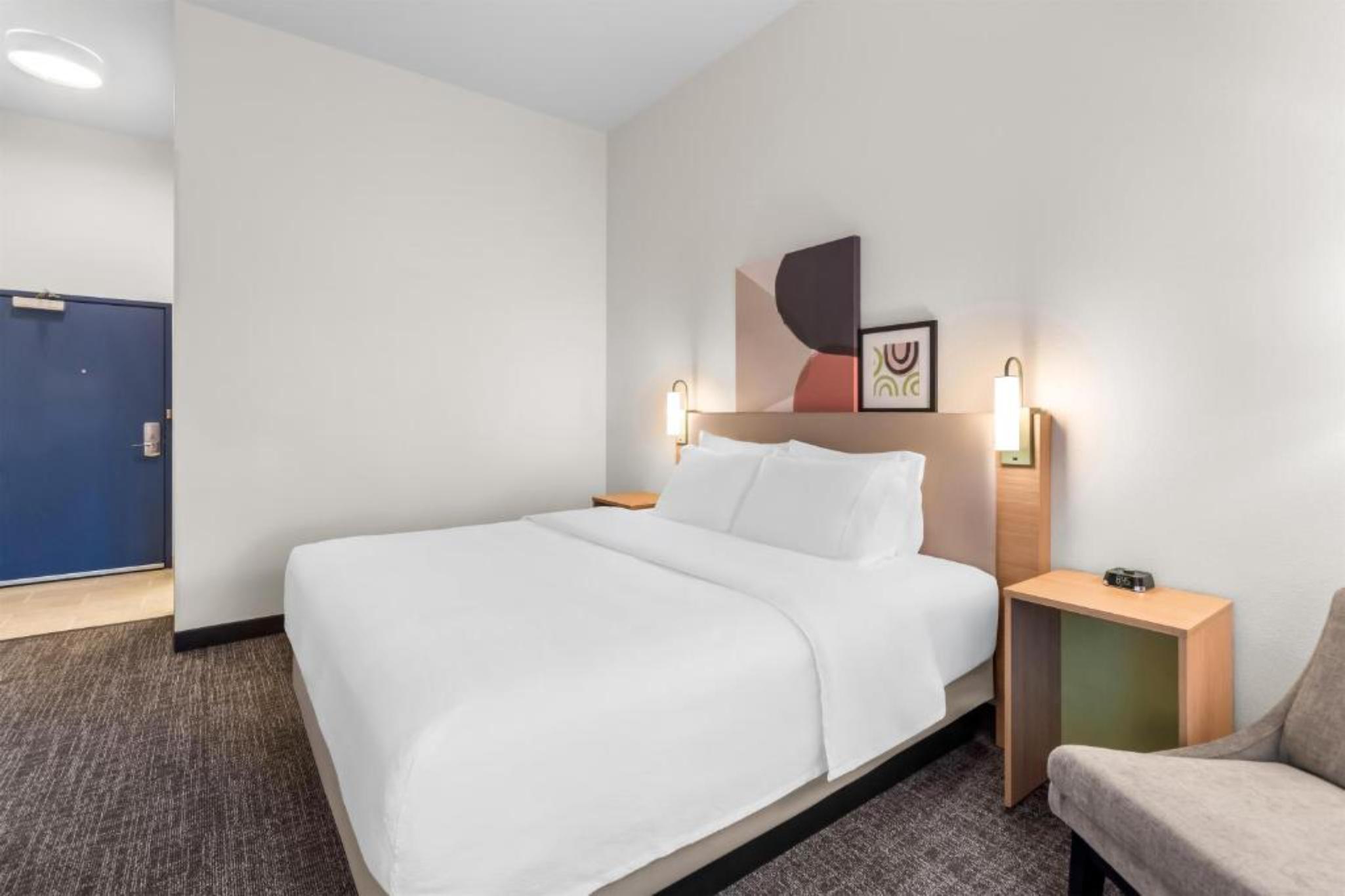 Room at Spark by Hilton Dothan, DOTHAN - AL