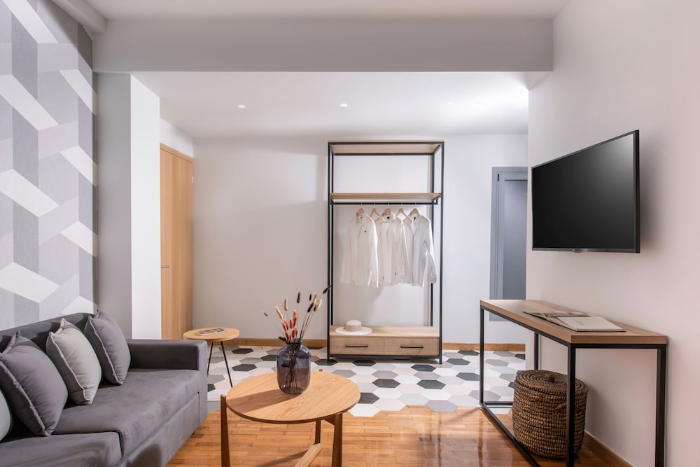 Kipos Boutique Suites 23/29