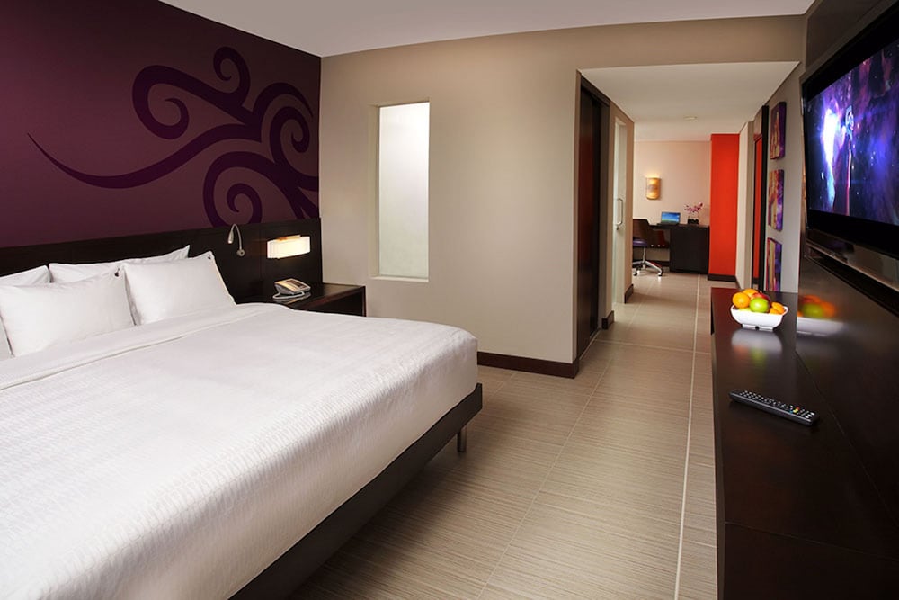 JUNIOR SUITE, KING BED