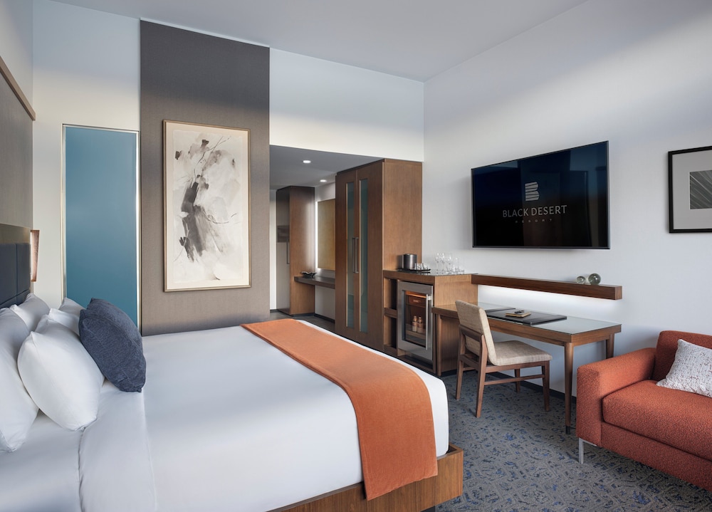 Collection, Junior Suite, King Bed, Accessible 4/9