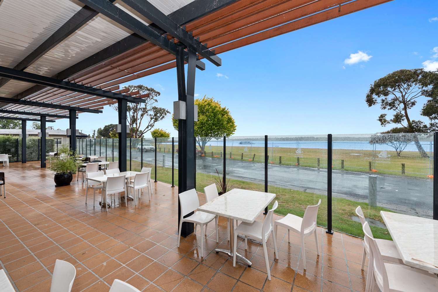 Bayside Inn 31/41