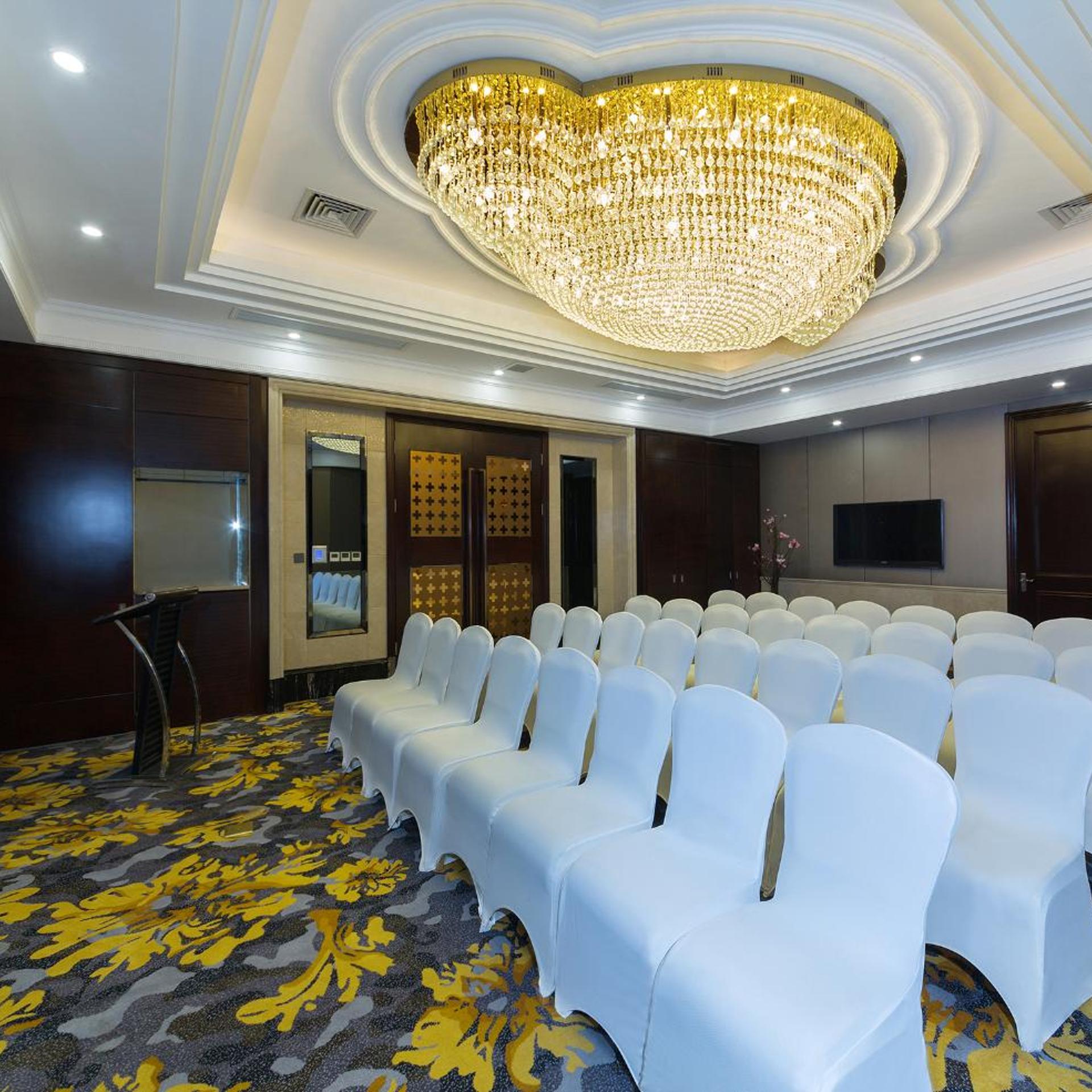 Chengdu Dading Century Hotel 43/55