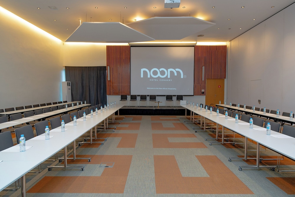 NOOM HOTEL CONAKRY 35/50