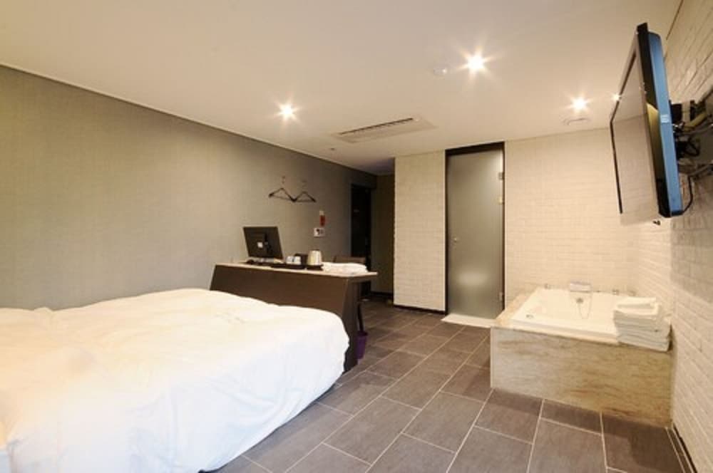Vip, King Bed