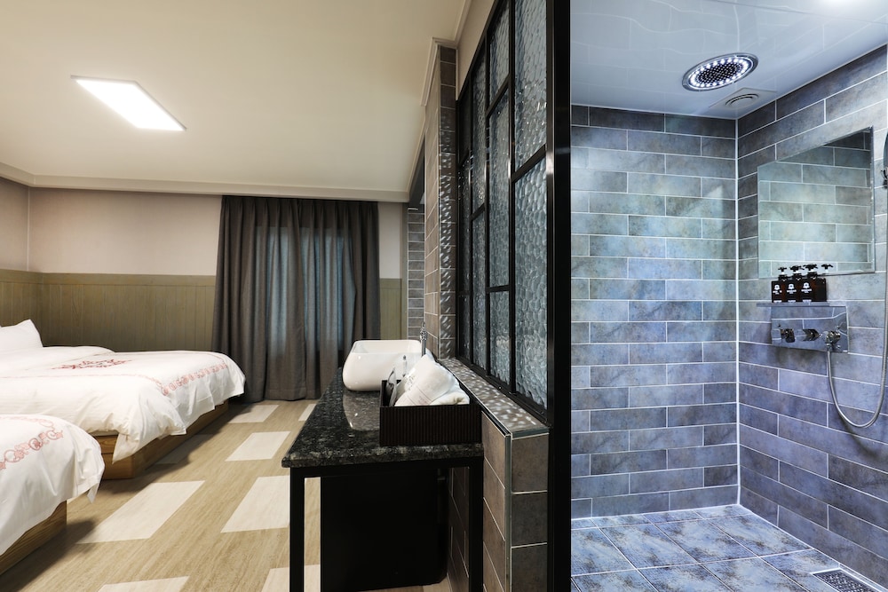 Hotel Mondavi 26/50