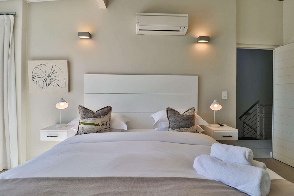 Whale Coast Hotel 22/71