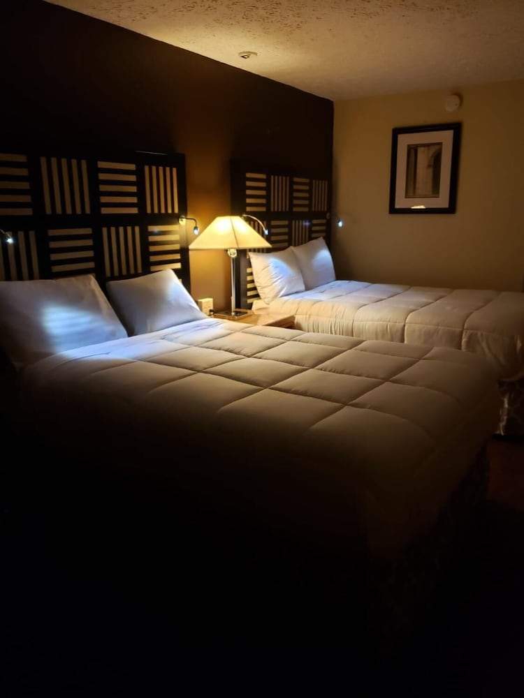 Motel M Lewisburg 38/42
