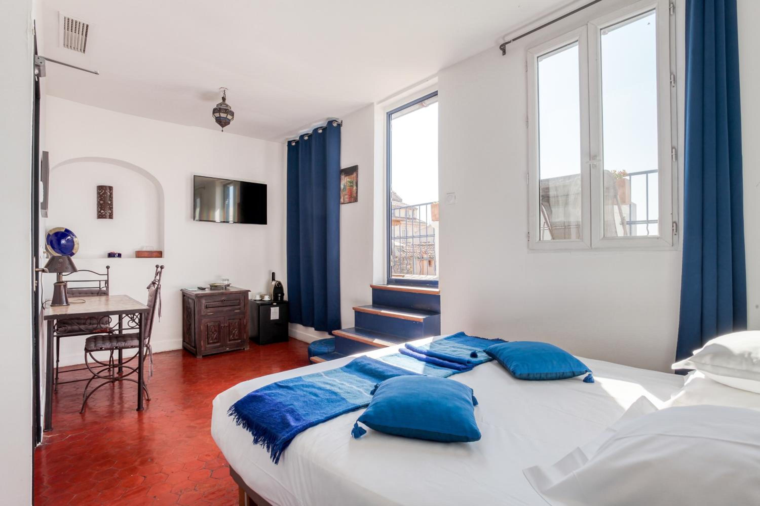 Room, Queen Bed, Terrace