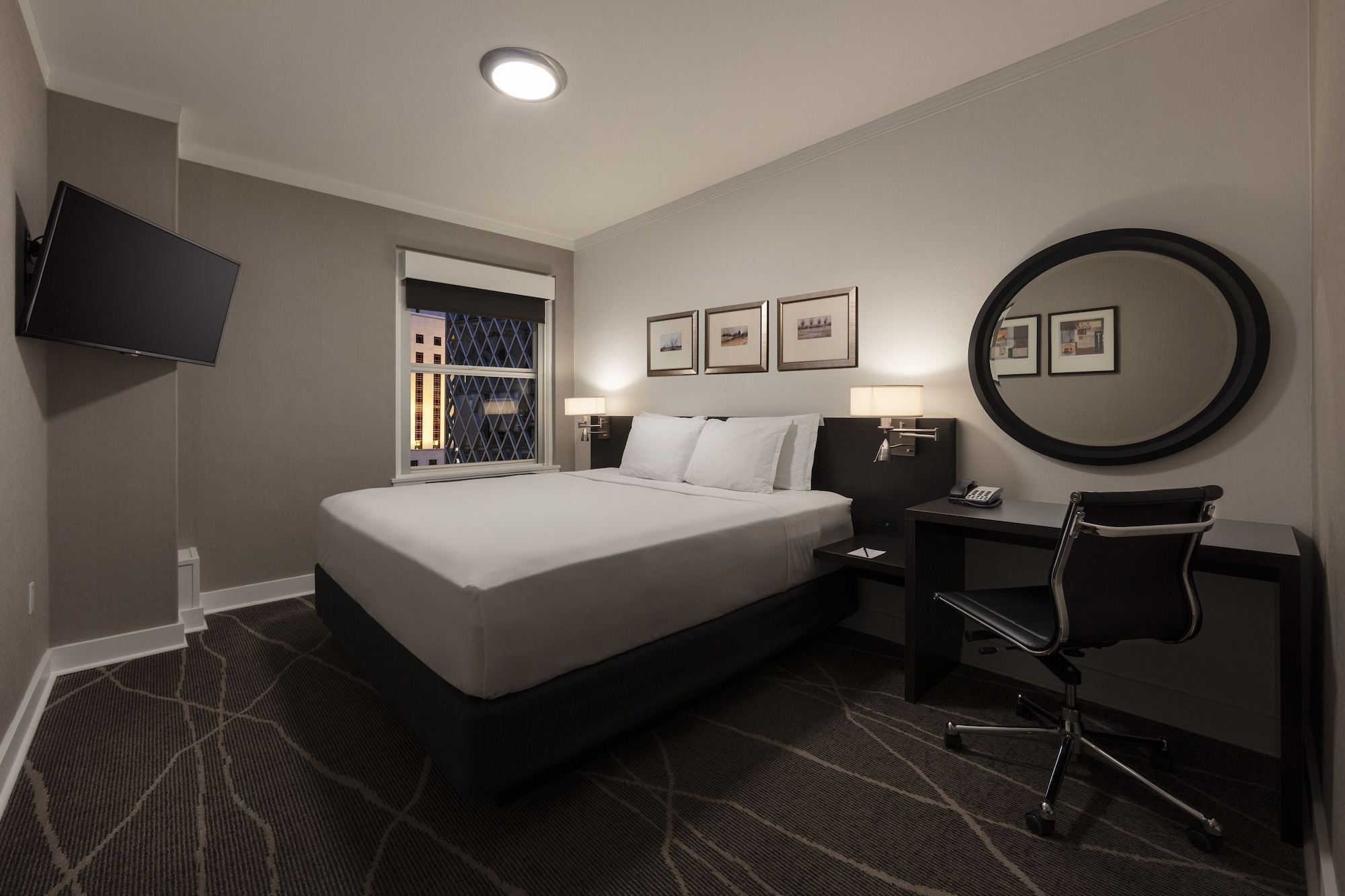SUPERIOR, KING BED