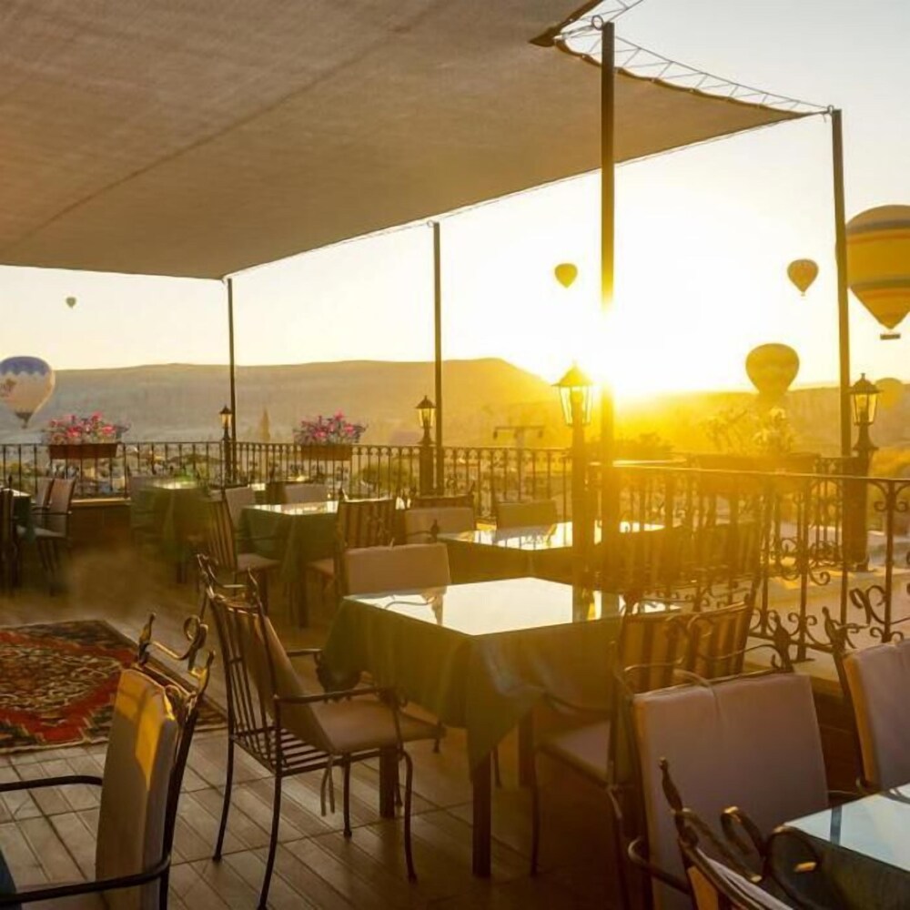 Milat Cave Hotel 47/50