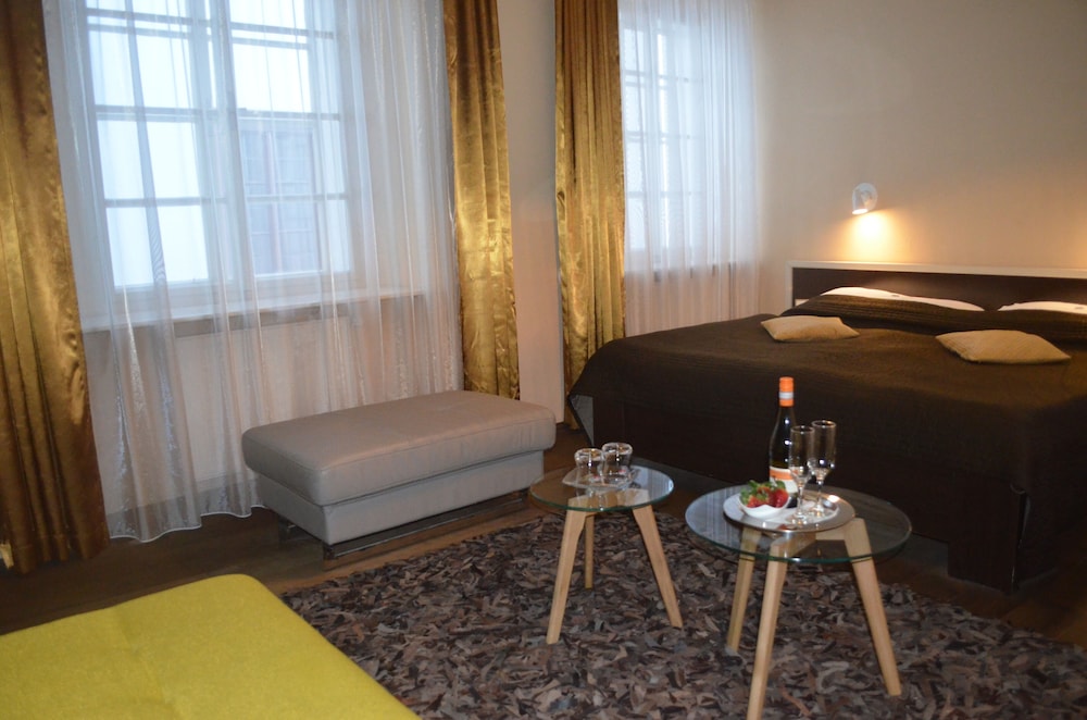 HOTEL PEREGRIN 49/72