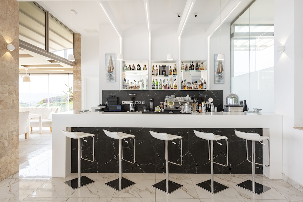 White Rock Of Kos - Adults Only 50/62
