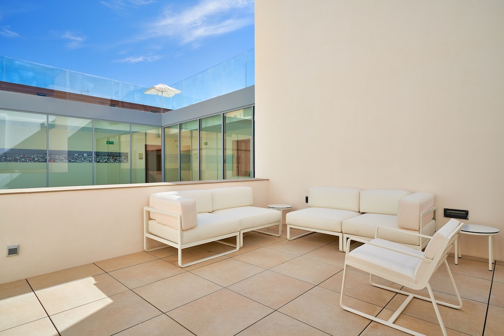 Tandem Torres de Cadiz Suites 7/50