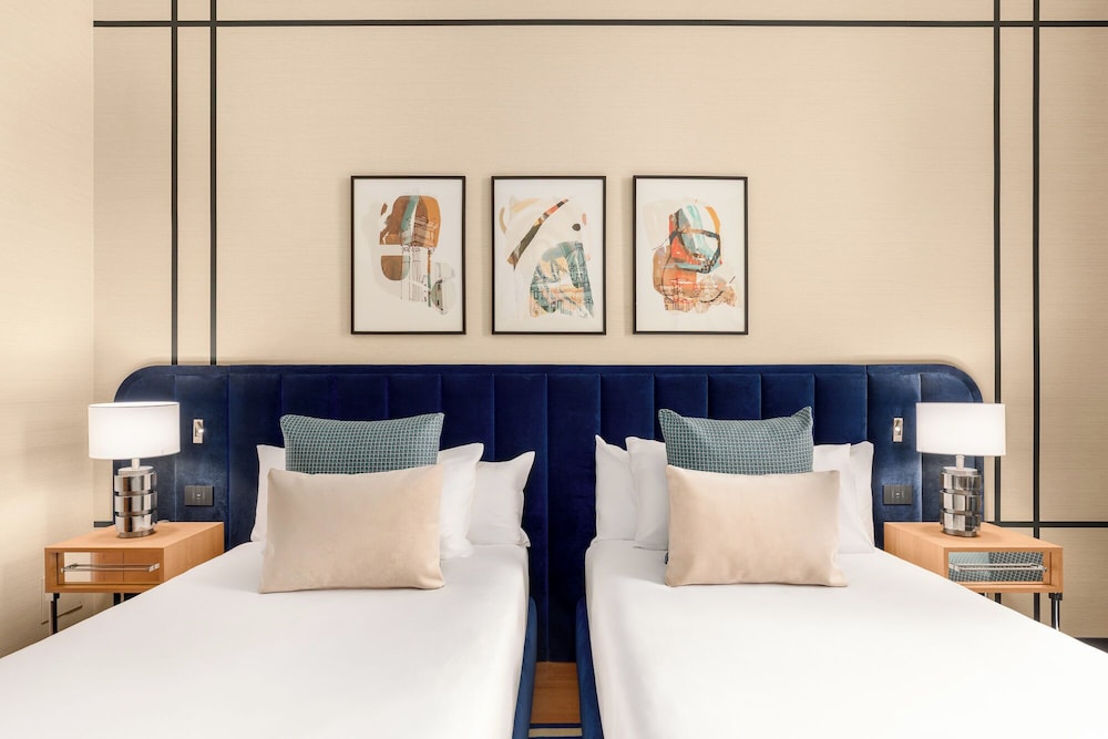 FAMILY, DOUBLE BED