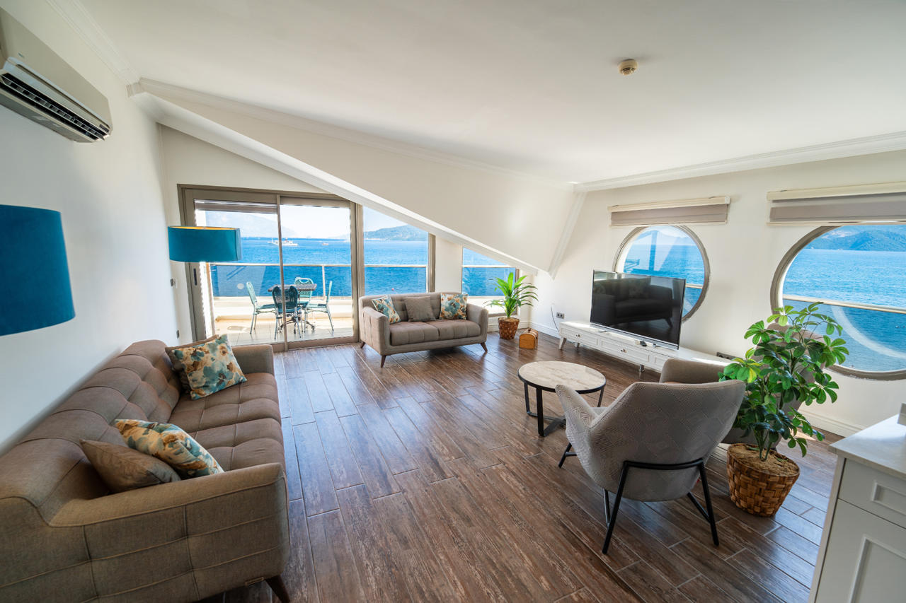 Aurasia Beach Hotel 47/69