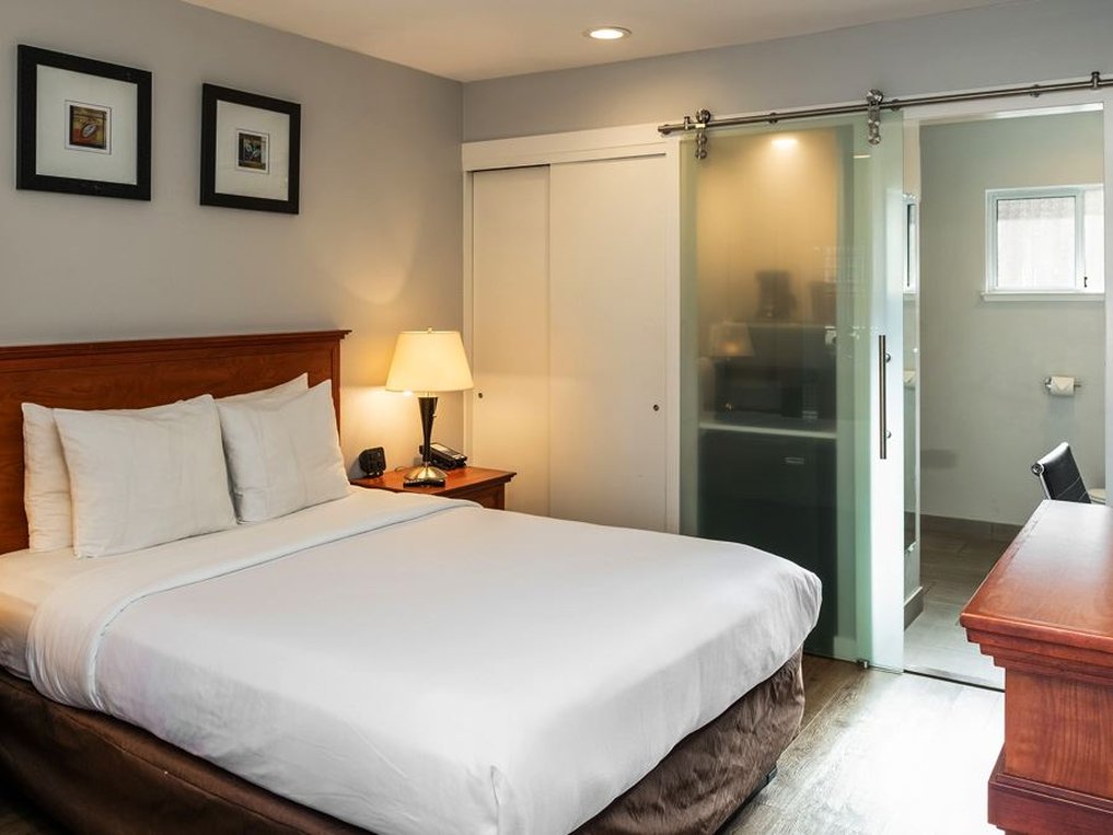 The Inn At 1252 Monterey 6/33