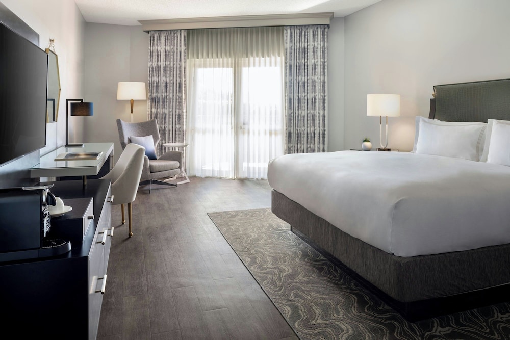 Tower, Premium, Studio, Suite, King Bed, Resort View, Sofa