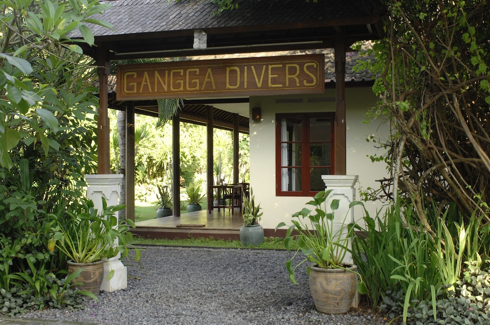 LOTUS BUNGALOWS 1/50
