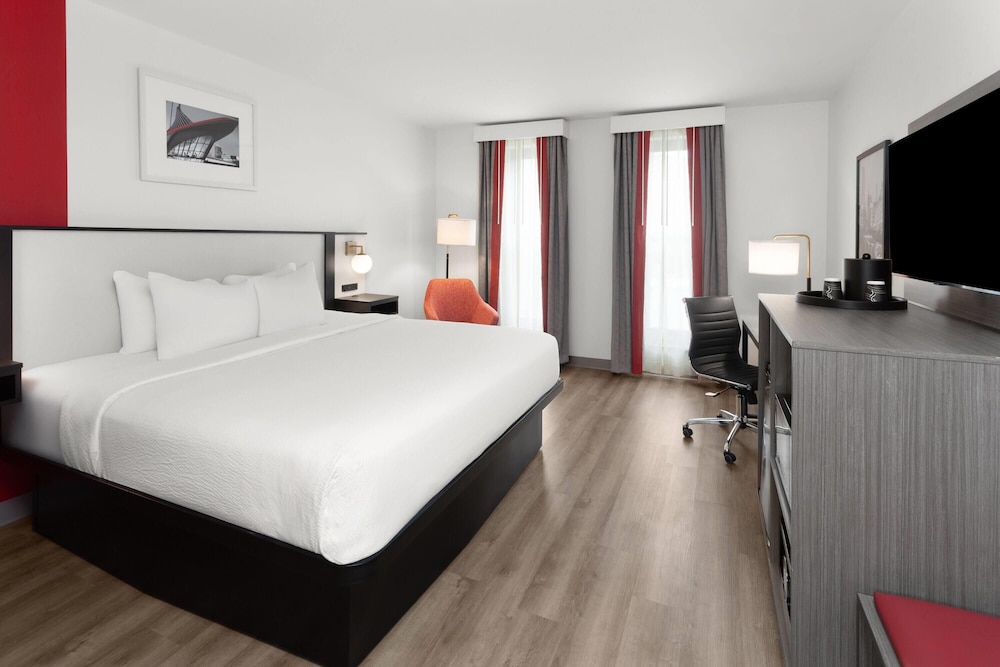 Ramada by Wyndham Milwaukee 12/29