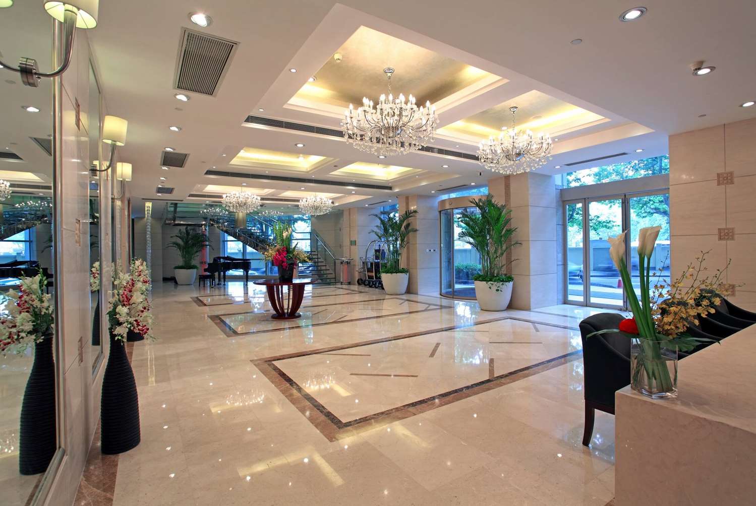 Howard Johnson by Wyndham Huaihai Hotel Shanghai 2/8