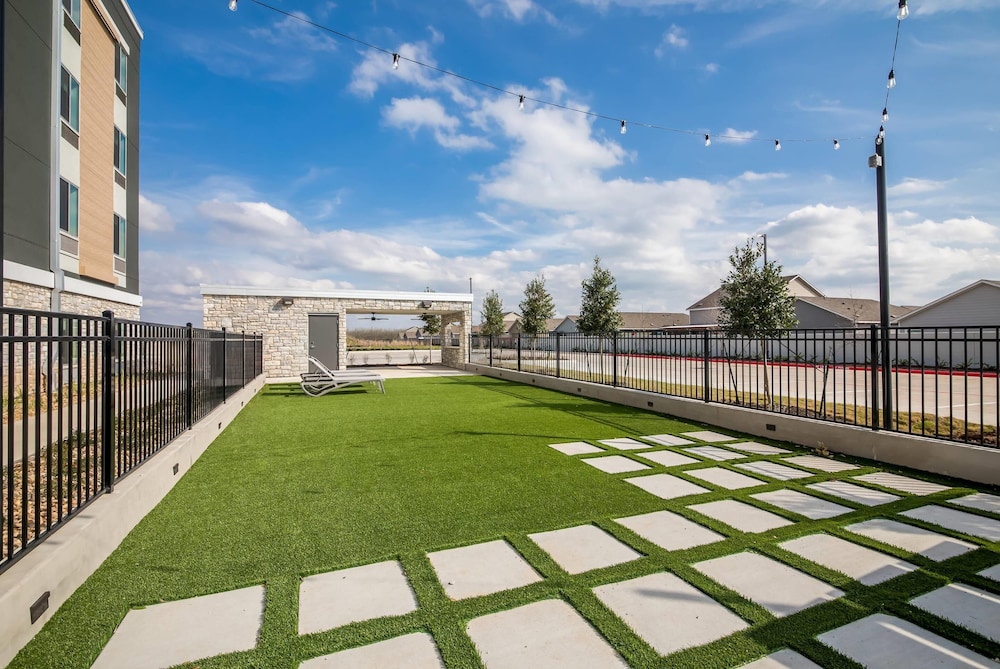 Everhome Suites Bastrop 42/49