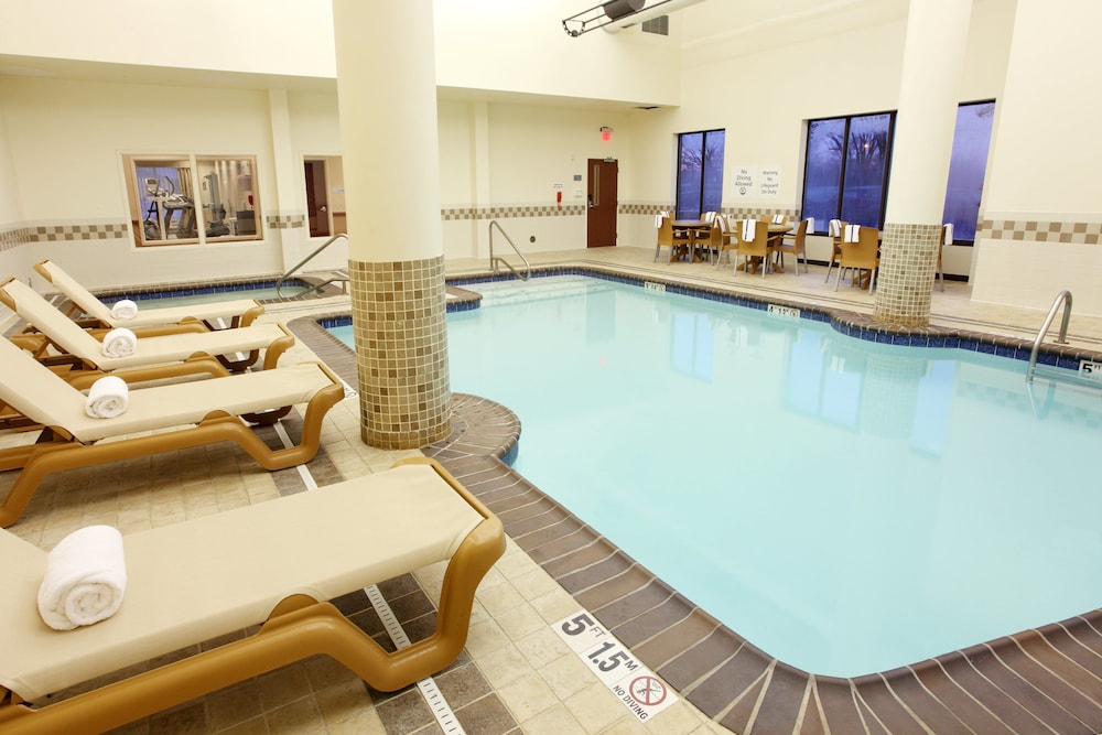 Holiday Inn Express Hotel Suites Columbus Univ Area Osu 3/62