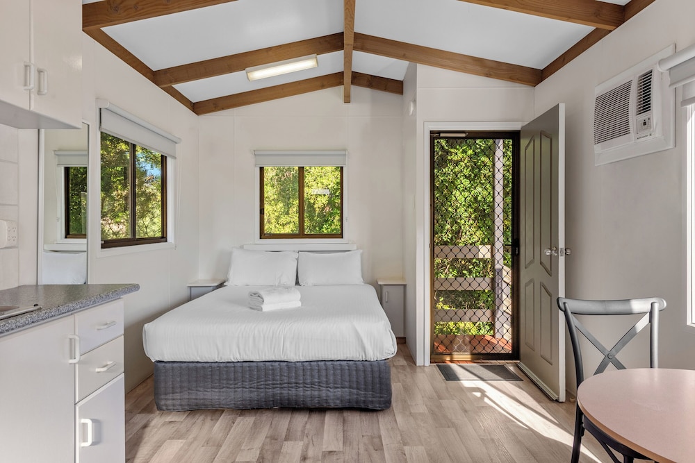 Studio, Cabin, Queen Bed