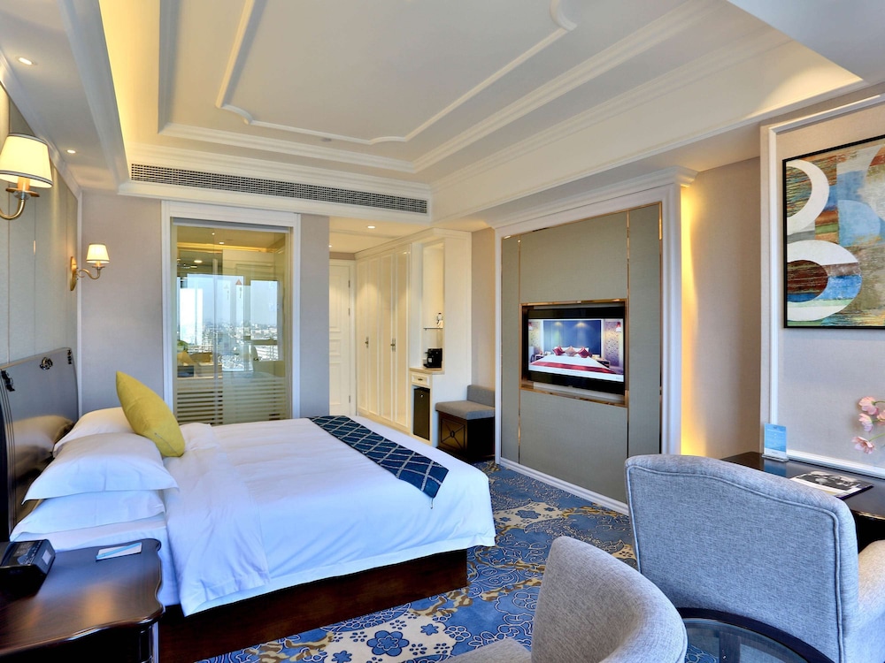 Mercure Hangzhou Linping 13/67