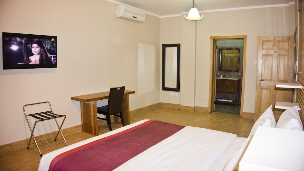 Tropical Enclave Hotel 23/60