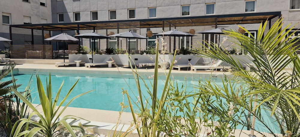 Hotel Vertice Aljarafe 62/64