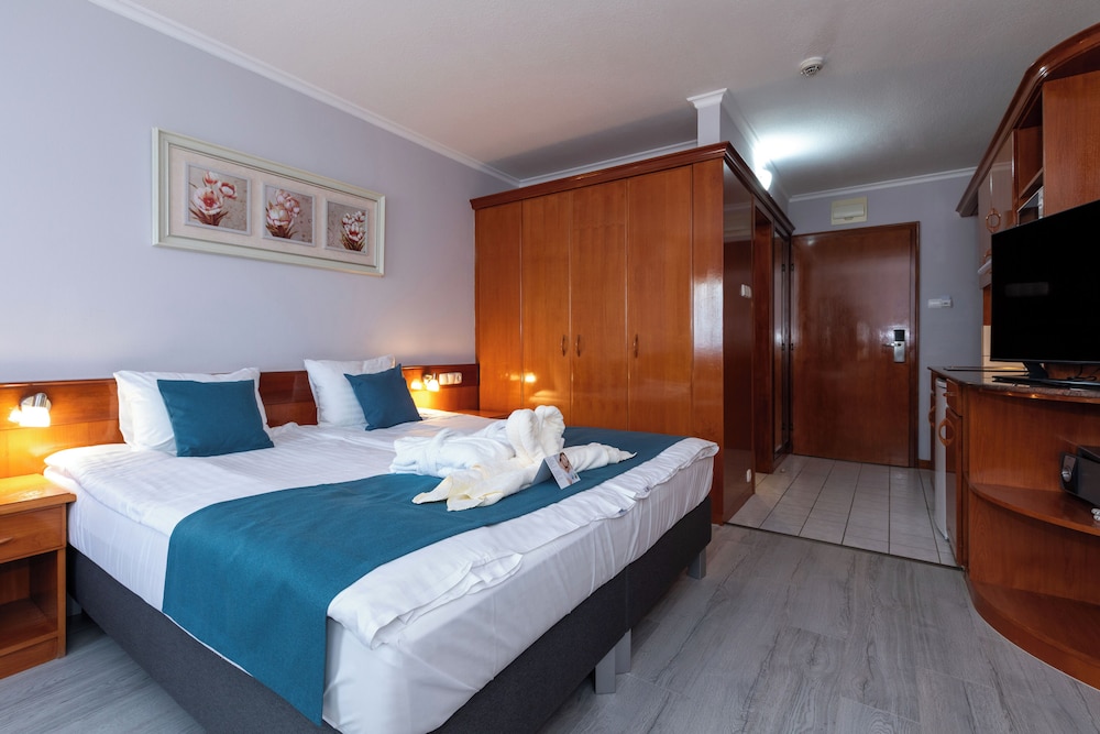 Holiday Club Heviz 20/50