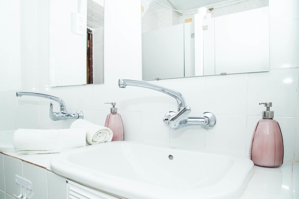 ROOM, DOUBLE BED, PRIVATE BATHROOM