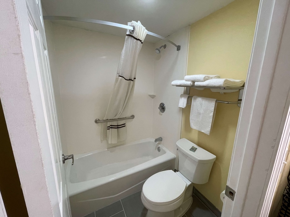 SureStay Plus Hotel by Best Western Odessa 11/34