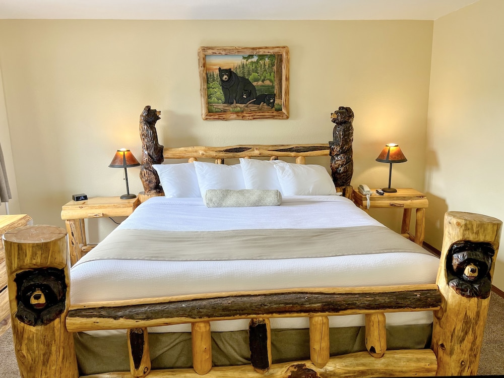Beartooth Hideaway Inn and Cabins 18/56