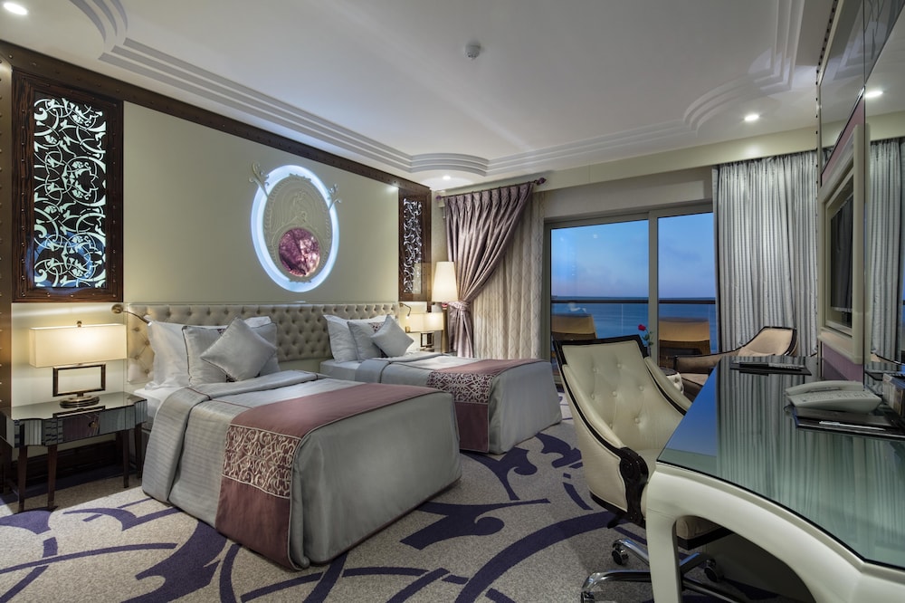 Merit Royal Premium Hotel Casino & Spa 13/36