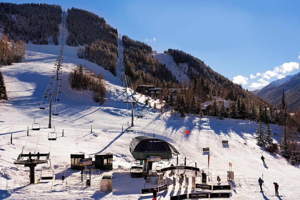 Ritz-Carlton Club, Aspen Highlands by Frias 29/50