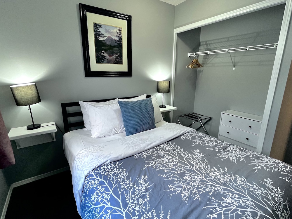3 Bedrooms, Apartment, 1 King and 2 Double Beds, No Air Condition, Sofa