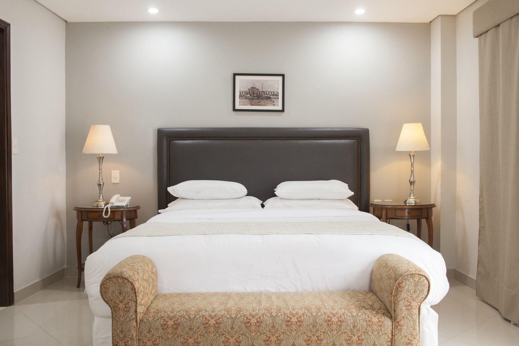 PREMIUM, KING BED
