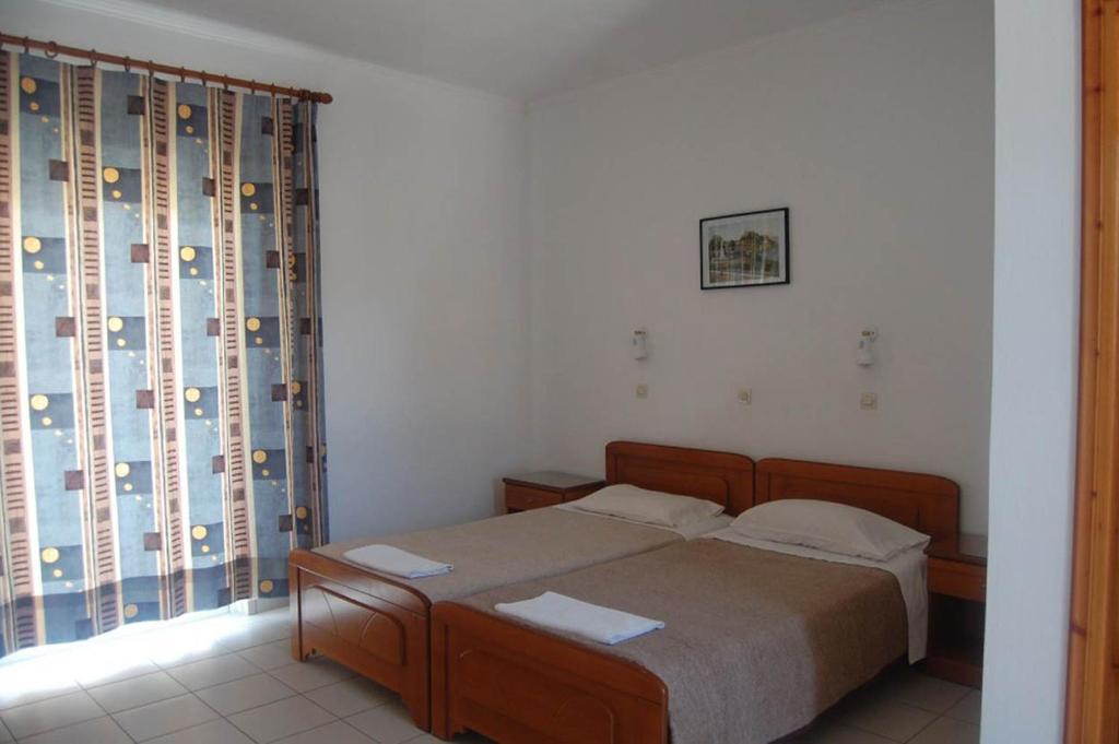 Room, Double Bed, Lateral Side Sea View